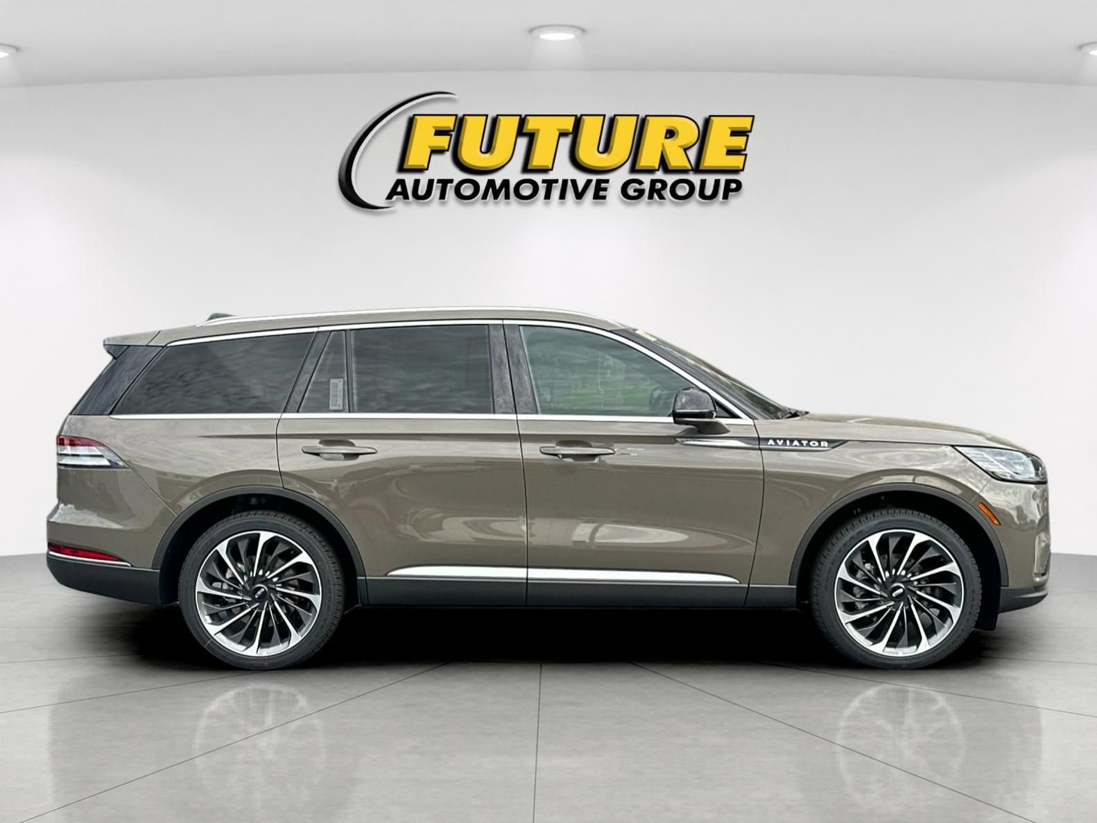 New 2026 Lincoln Aviator Reserve AWD/4WD image 2