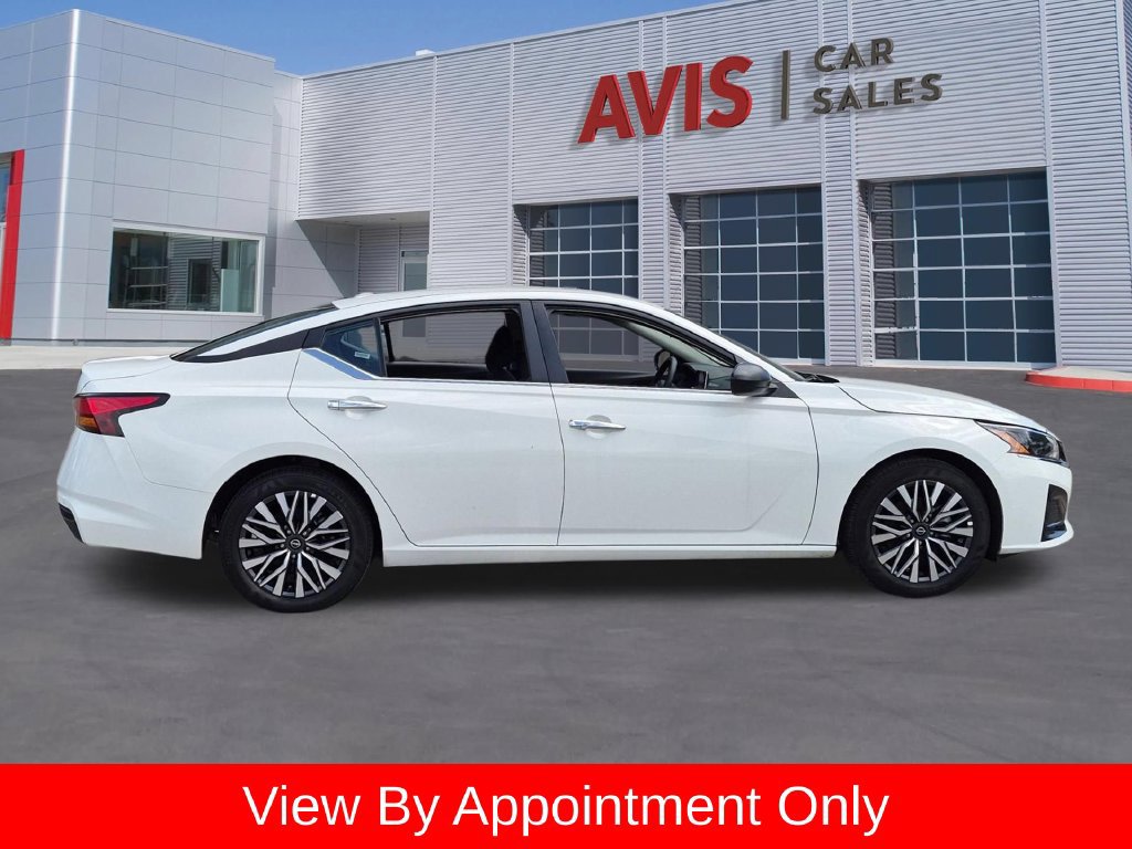 Used 2025 Nissan Altima 2.5 SV FWD image 5