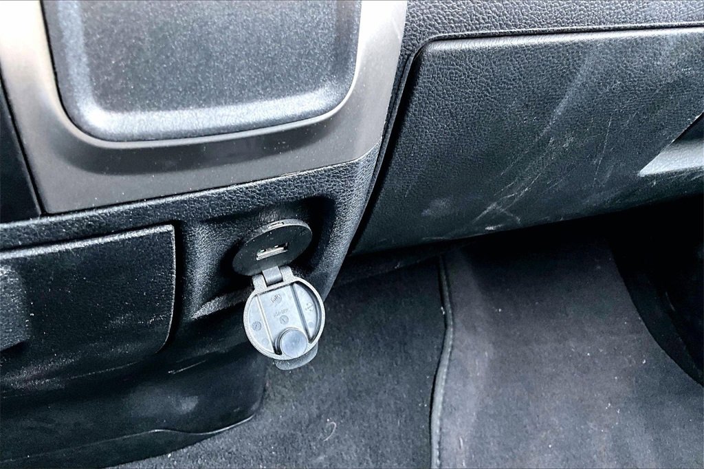 Certified 2017 RAM 1500 Classic SLT image 34