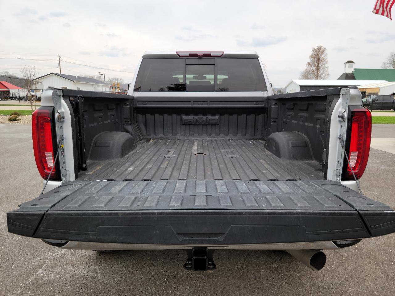 Used 2021 GMC Sierra 3500 SLT w/ SLT Preferred Package image 23