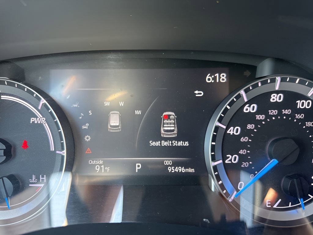 Used 2023 Toyota Highlander LE image 23