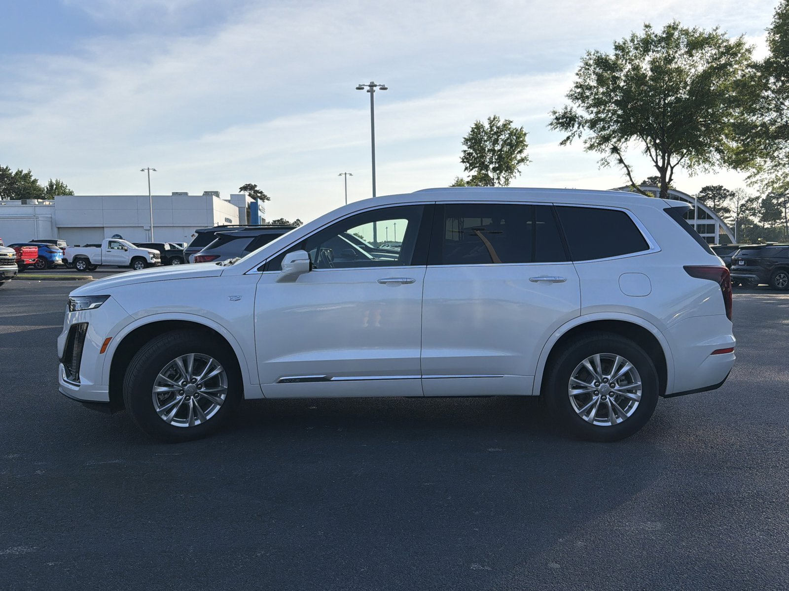 Used 2025 Cadillac XT6 Luxury image 9