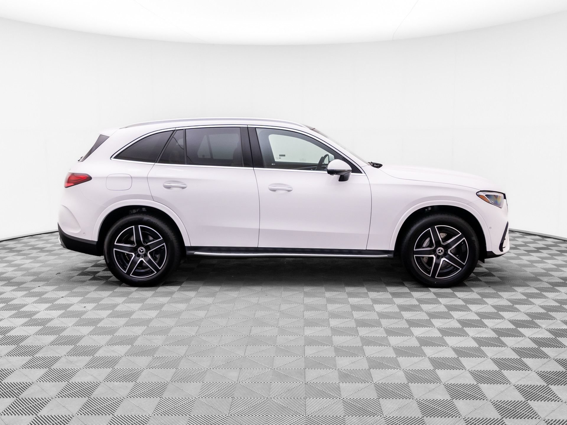 New 2027 Mercedes-Benz GLC 350e 4MATIC image 6