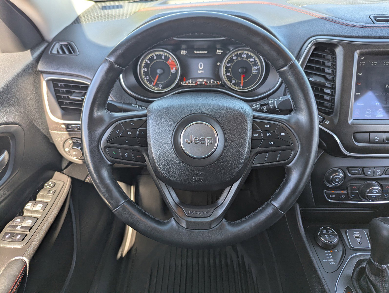 Used 2020 Jeep Cherokee Trailhawk w/ Cold Weather Group image 23