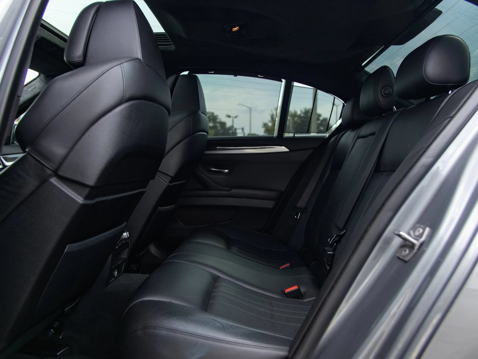Used 2013 BMW M5 RWD image 26