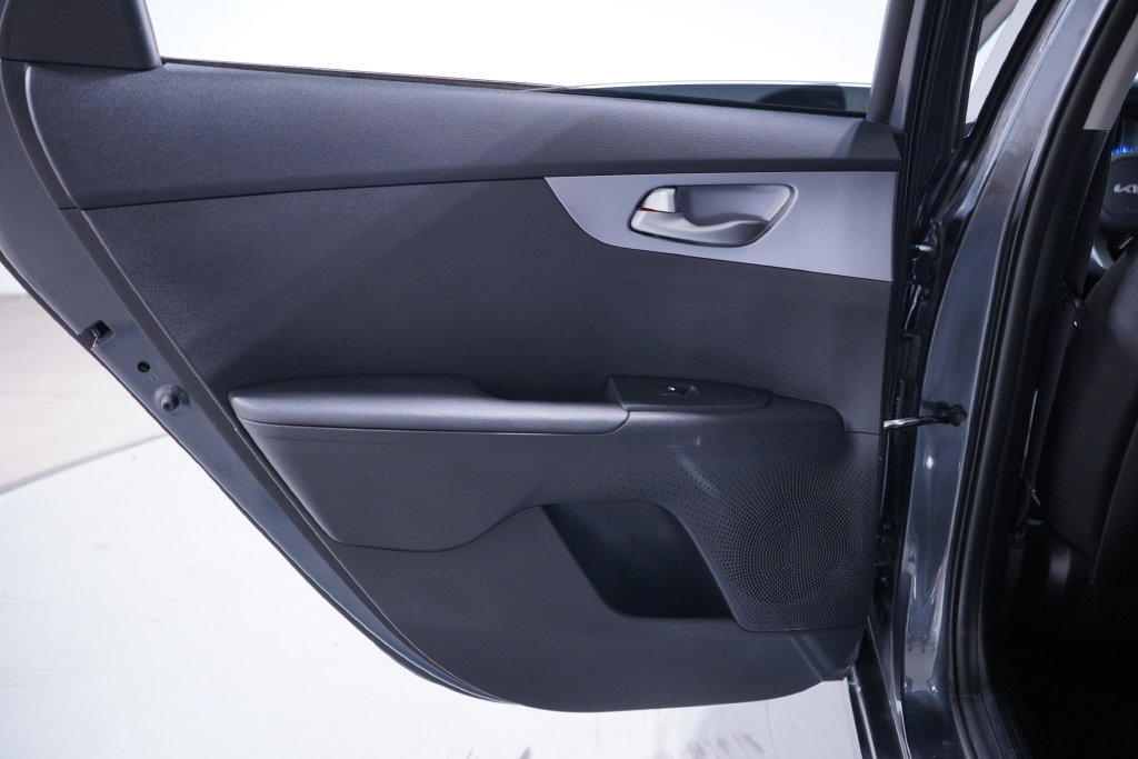 Used 2022 Kia Forte LXS FWD image 19