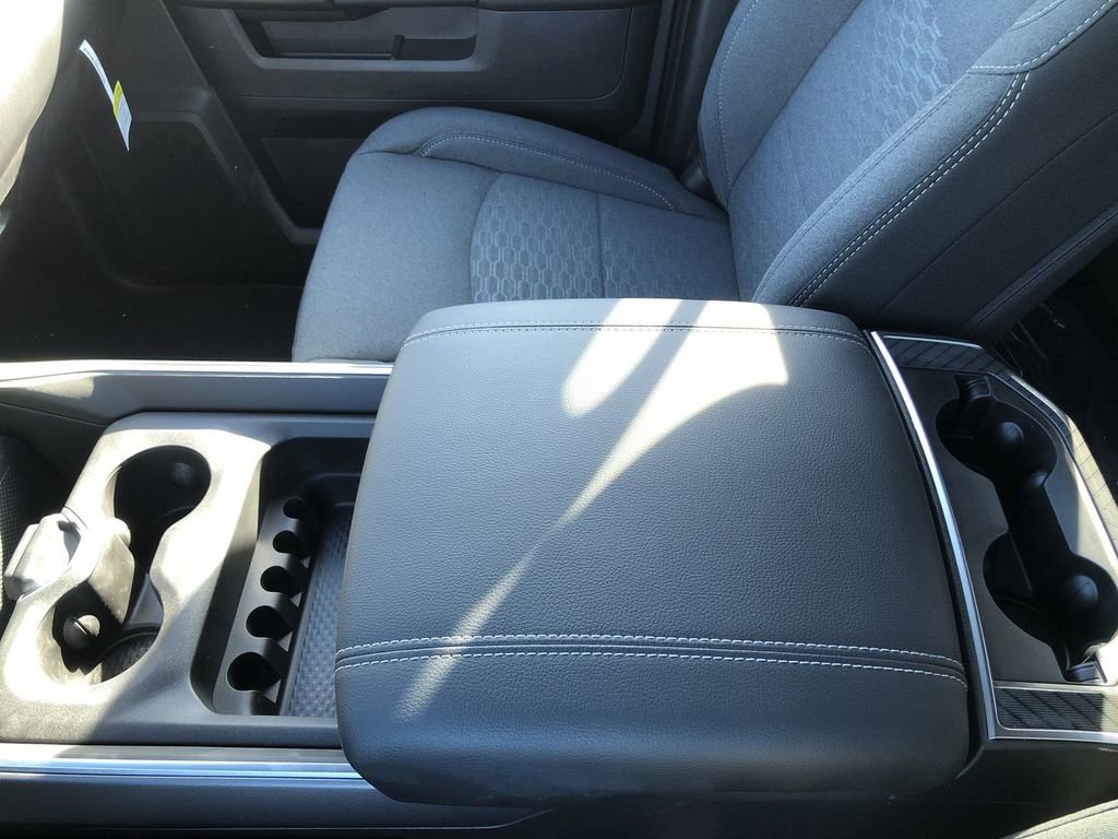 New 2026 RAM 2500 Big Horn AWD/4WD image 17