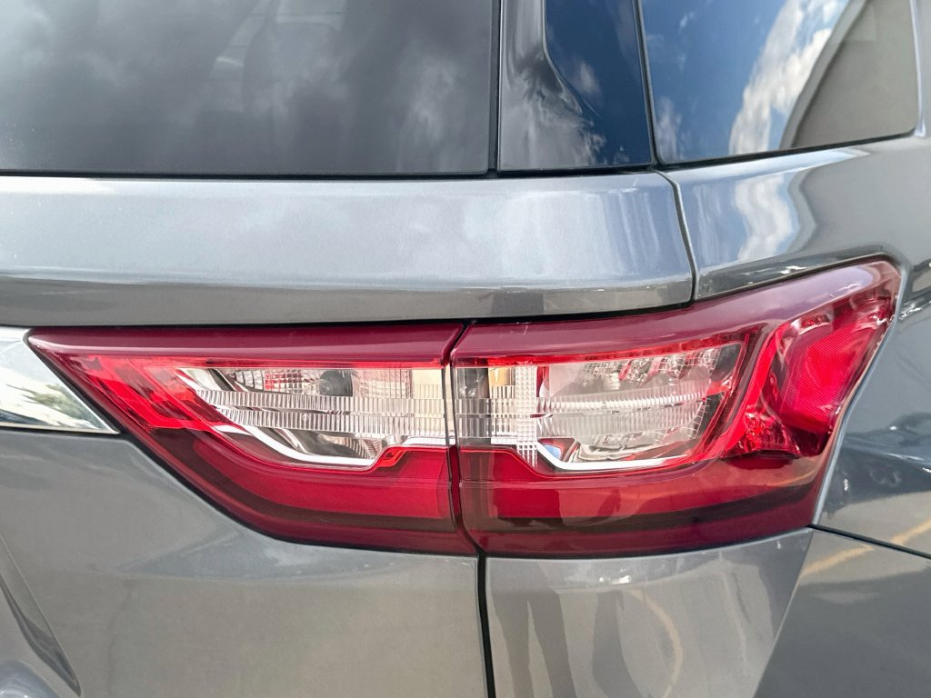 Used 2019 Chevrolet Traverse LS w/ LPO, Floor Liner Package FWD image 31