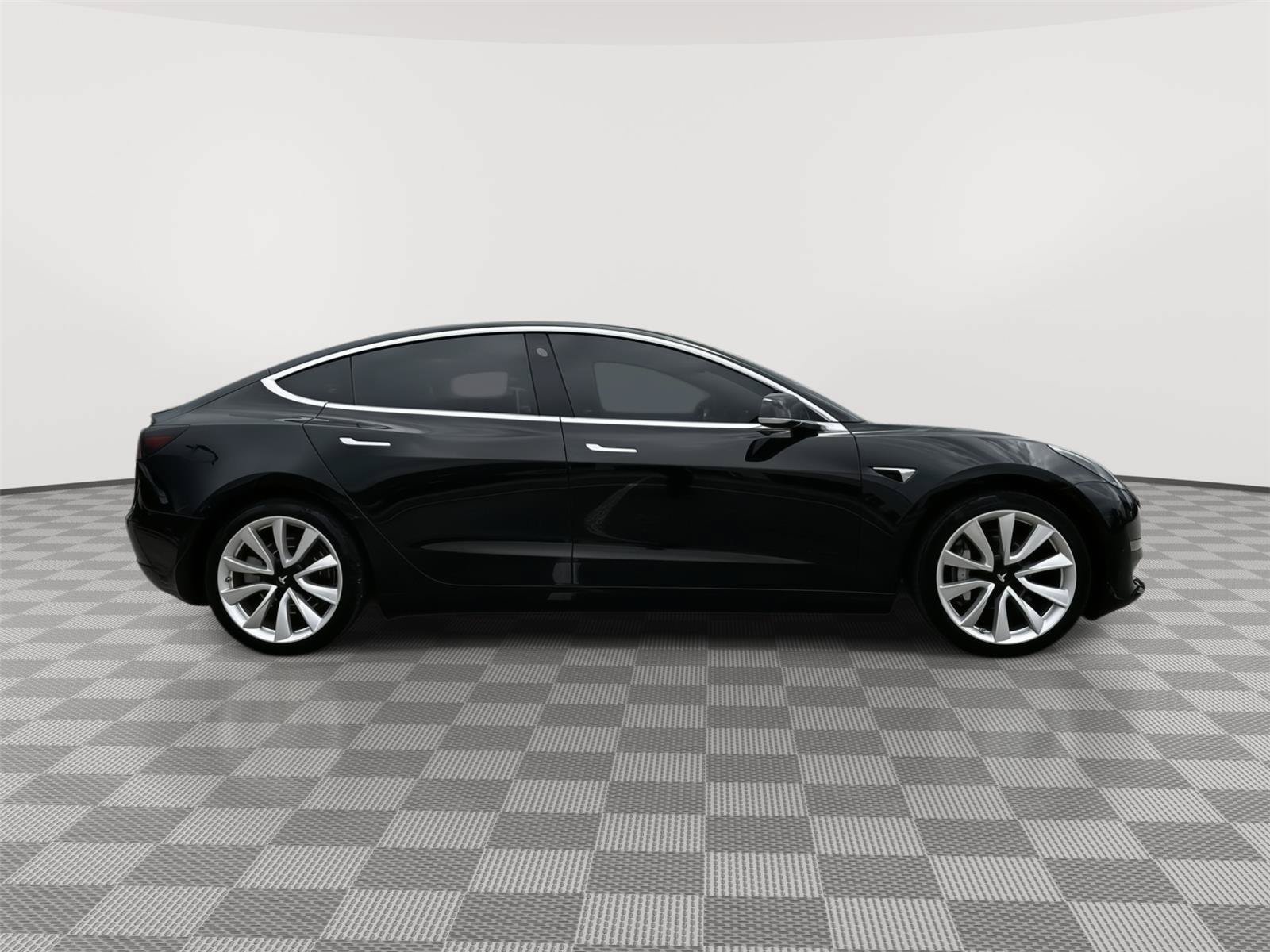 Used 2019 Tesla Model 3 Standard Range Plus RWD image 4