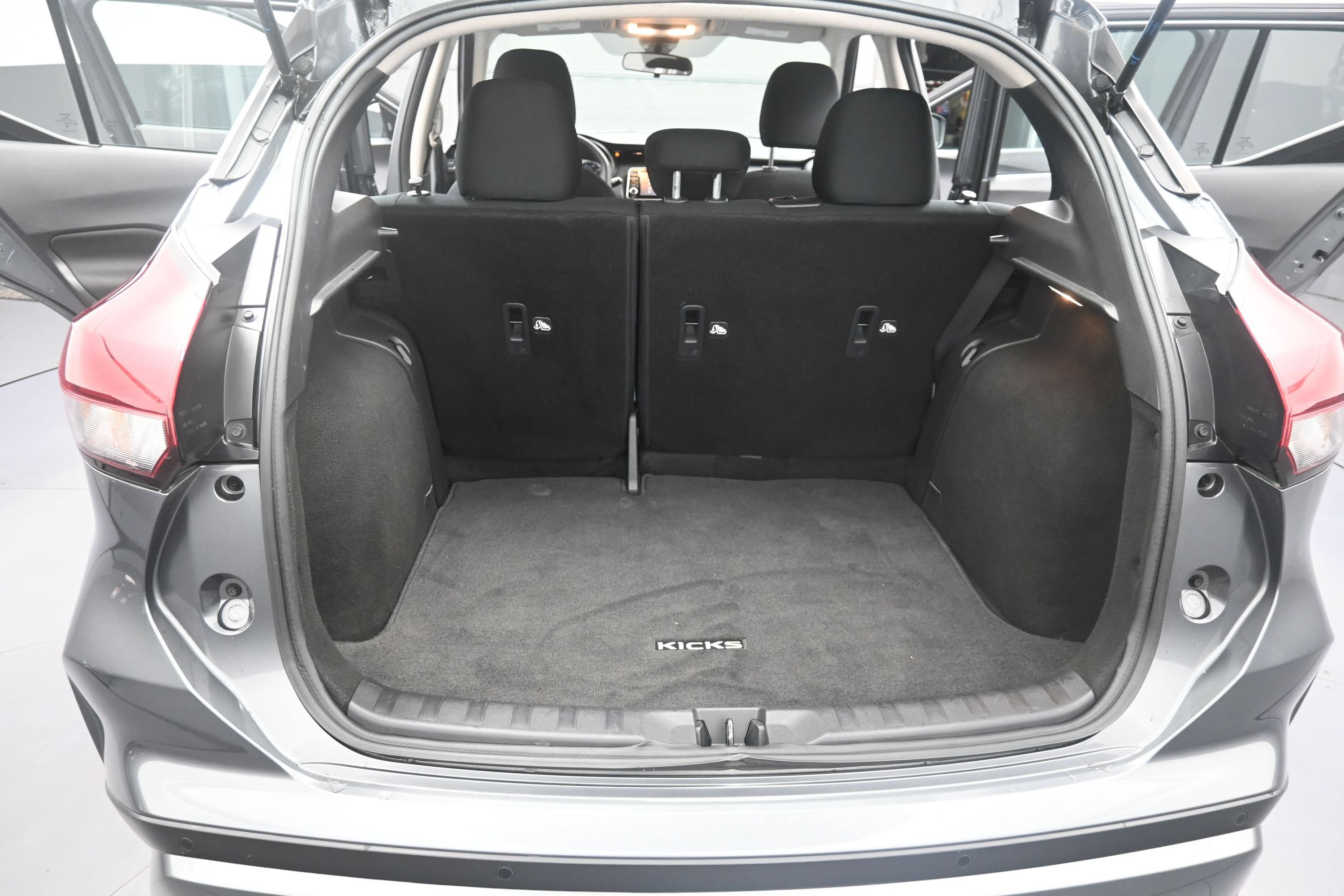Used 2024 Nissan Kicks S FWD image 32
