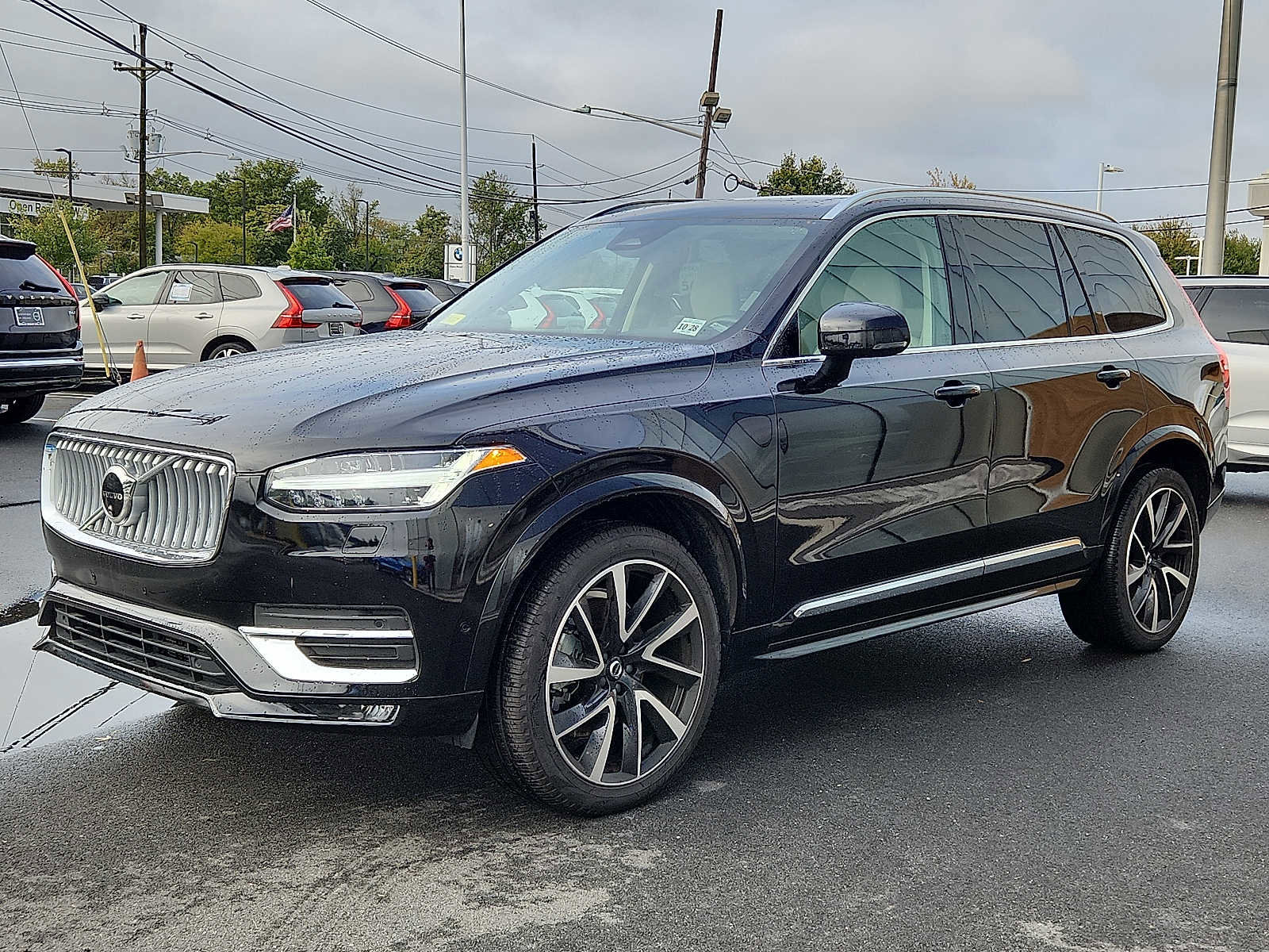 Certified 2024 Volvo XC90 B5 Plus w/ Protection Package Premier image 3