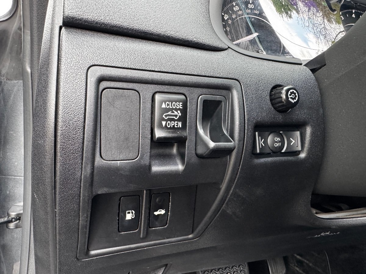 Used 2010 Lexus IS 250C RWD image 29