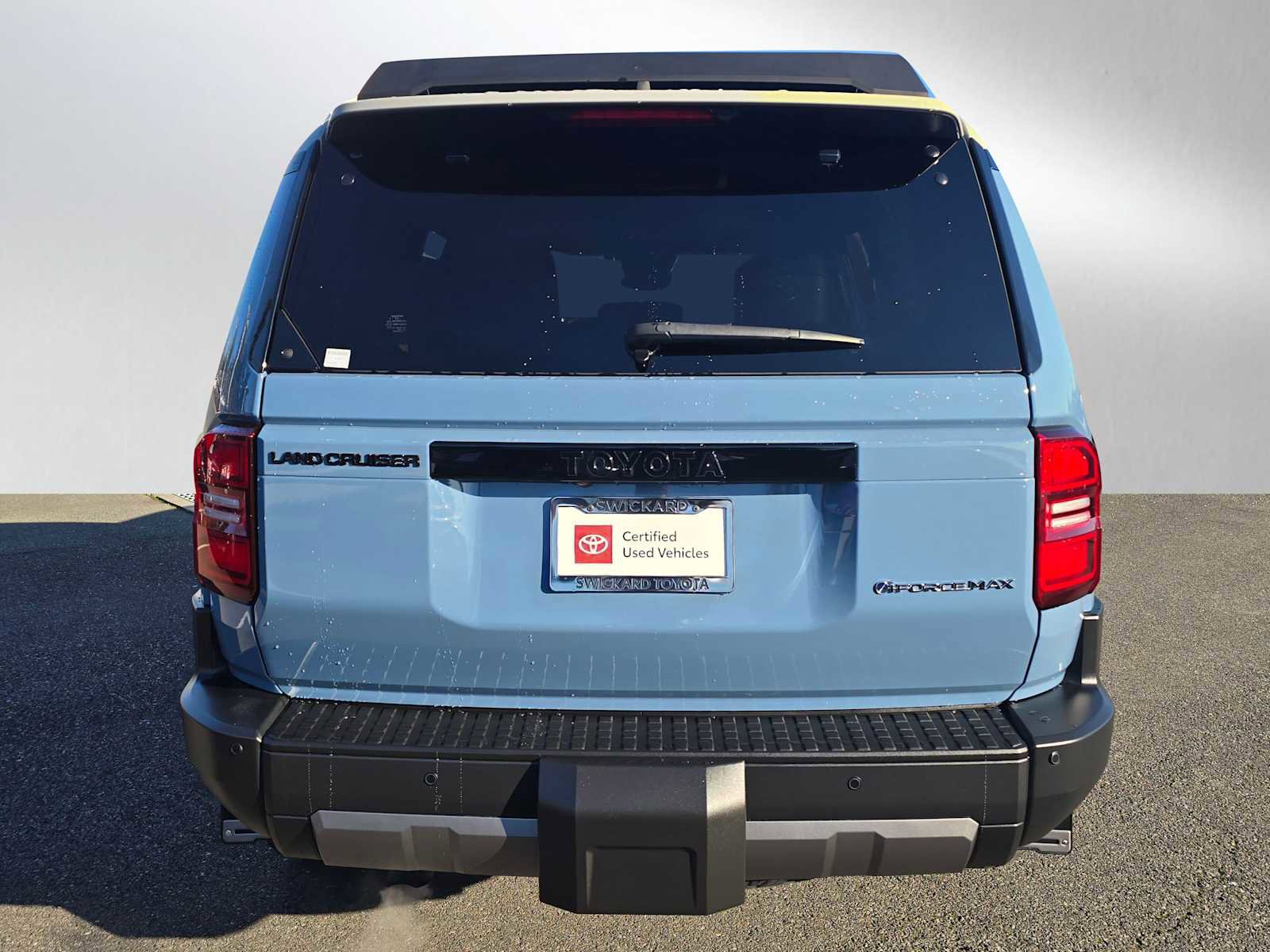 Certified 2024 Toyota Land Cruiser image 4