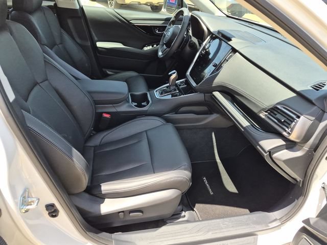 Used 2025 Subaru Outback Touring AWD/4WD image 13