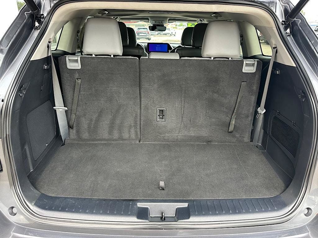 Certified 2023 Toyota Highlander Limited FWD image 12