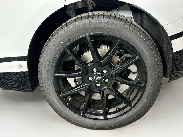 Used 2026 Land Rover Range Rover Velar Dynamic SE AWD/4WD image 30