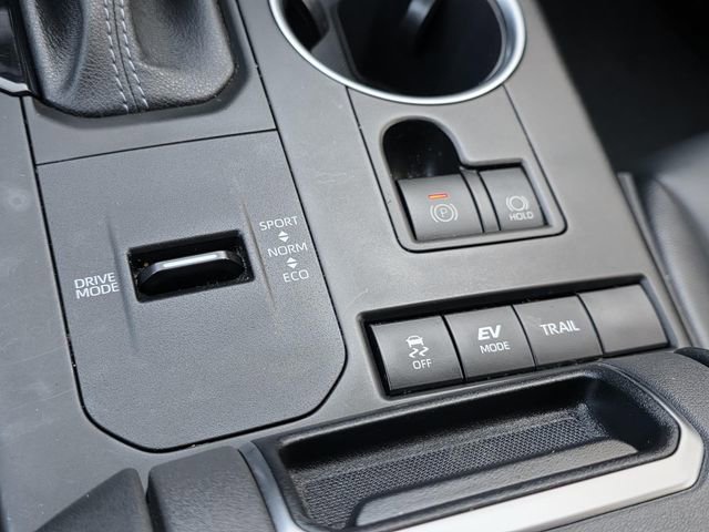 Used 2022 Toyota Highlander XLE image 25