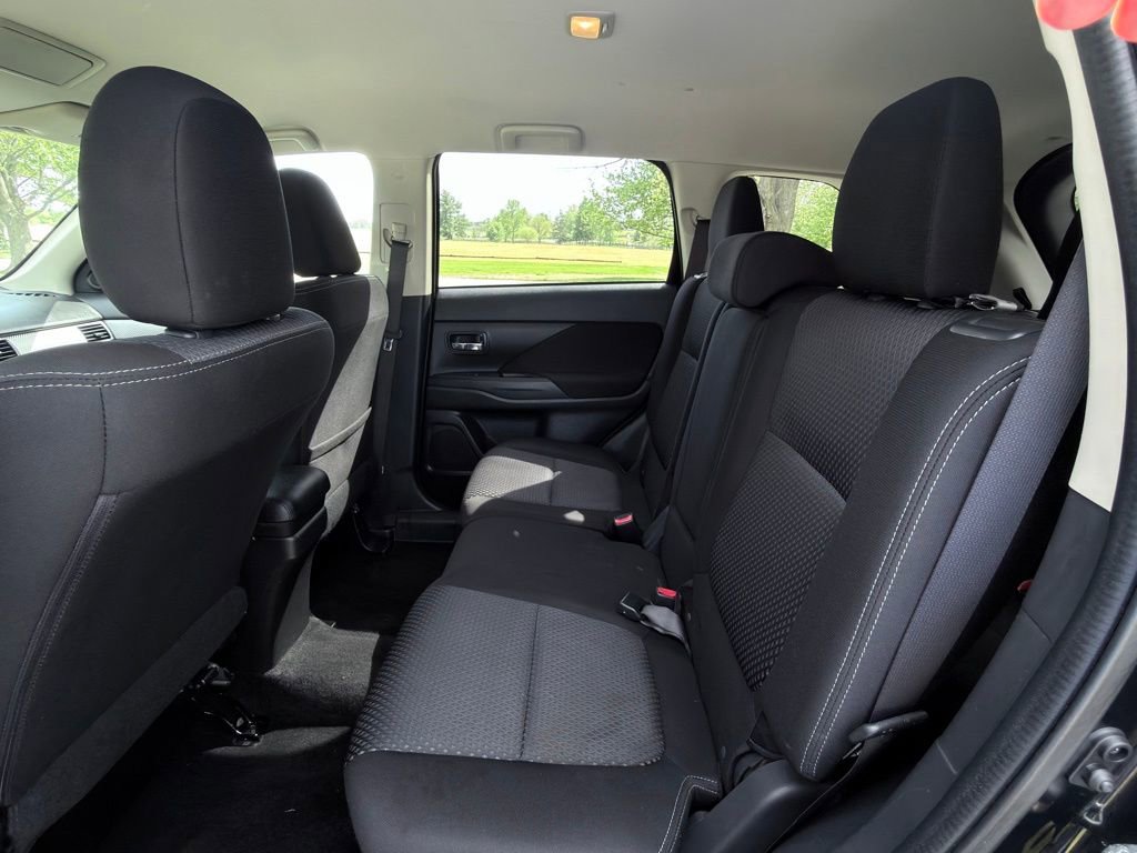 Used 2017 Mitsubishi Outlander ES AWD/4WD image 22