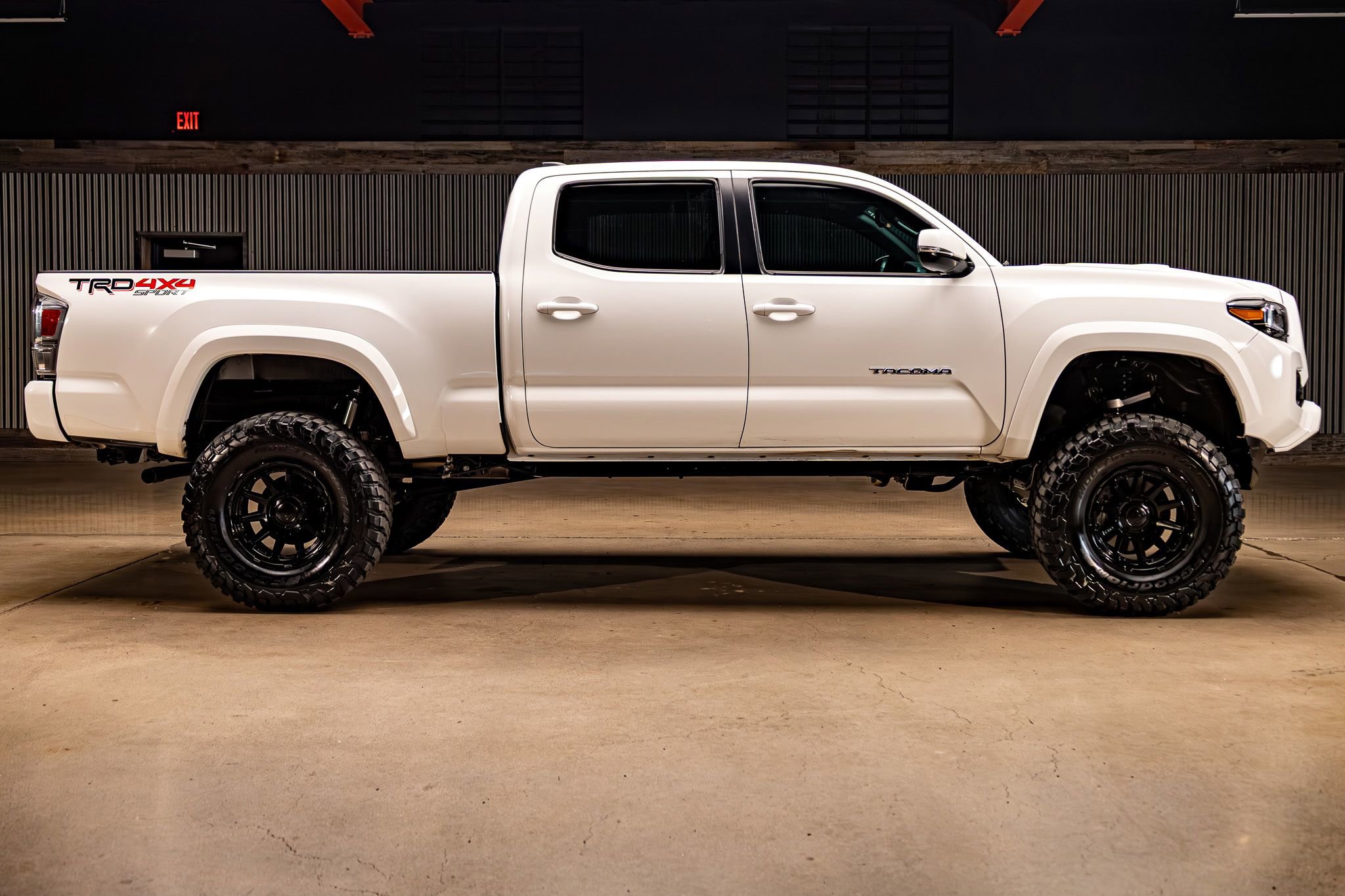 Used 2023 Toyota Tacoma TRD Sport image 11