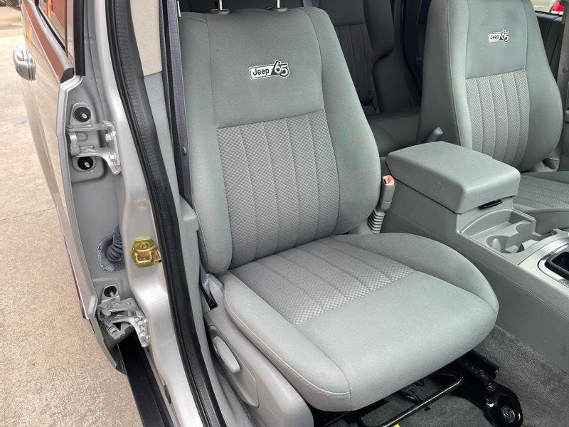 Used 2006 Jeep Grand Cherokee Laredo AWD/4WD image 40