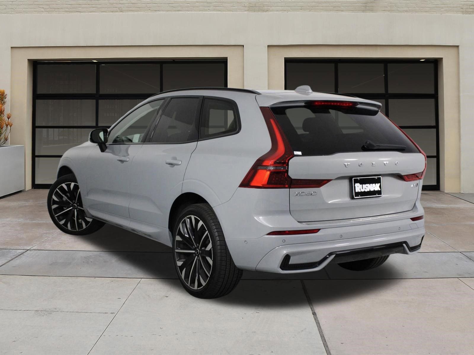 Certified 2026 Volvo XC60 B5 Ultra w/ Protection Package Premier AWD/4WD image 2