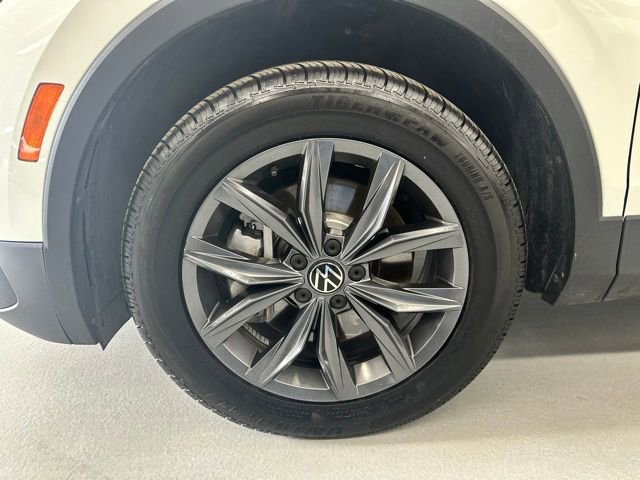 Certified 2022 Volkswagen Tiguan SE w/ Panoramic Sunroof Package image 21