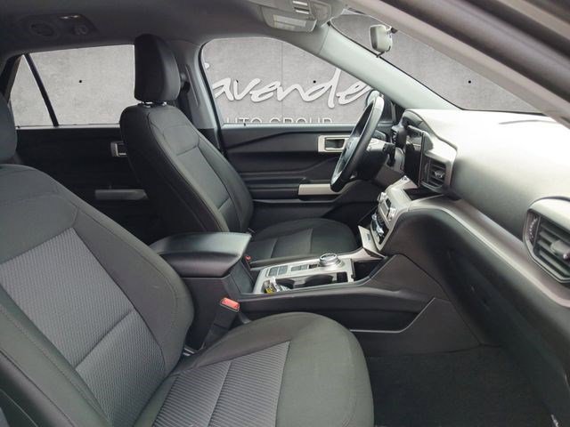 Used 2023 Ford Explorer XLT image 29