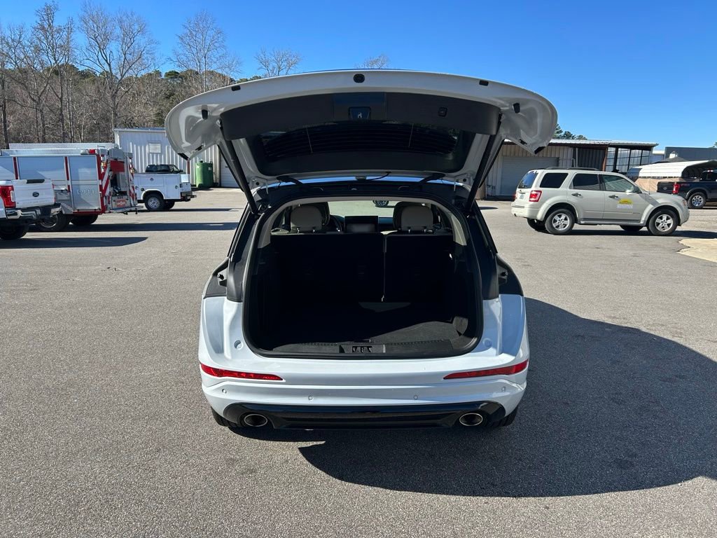 Used 2025 Lincoln Corsair Reserve w/ Equipment Group 202A image 8