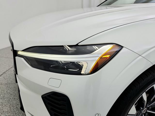 New 2026 Volvo XC60 B5 Plus w/ Climate Package image 18