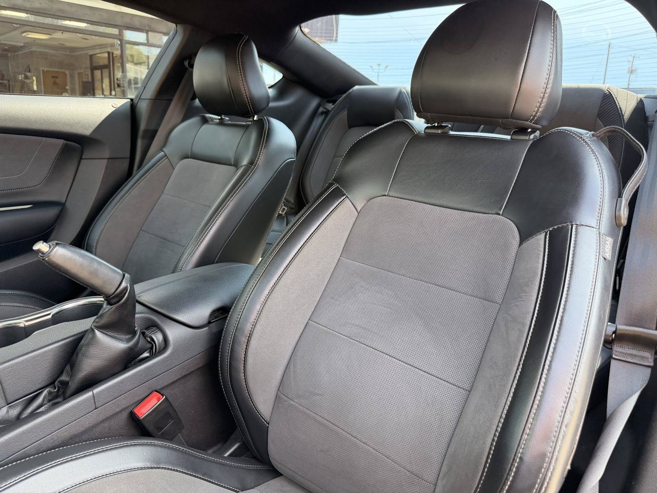 Used 2019 Ford Mustang Shelby GT350 w/ Technology Package RWD image 17