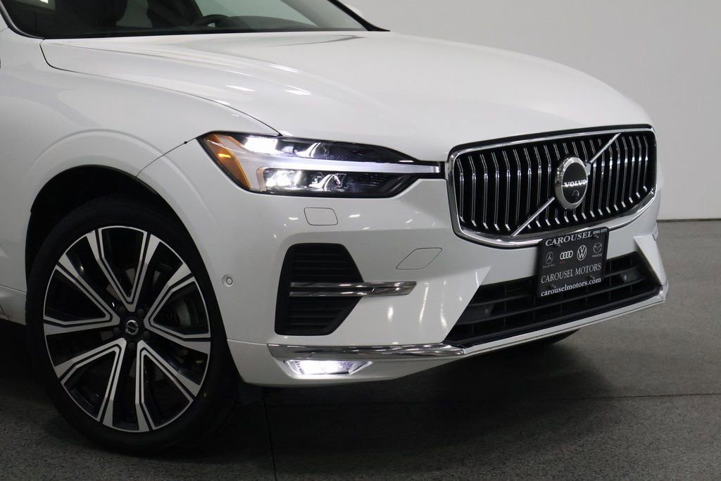Used 2023 Volvo XC60 B5 Ultimate w/ Climate Package image 3