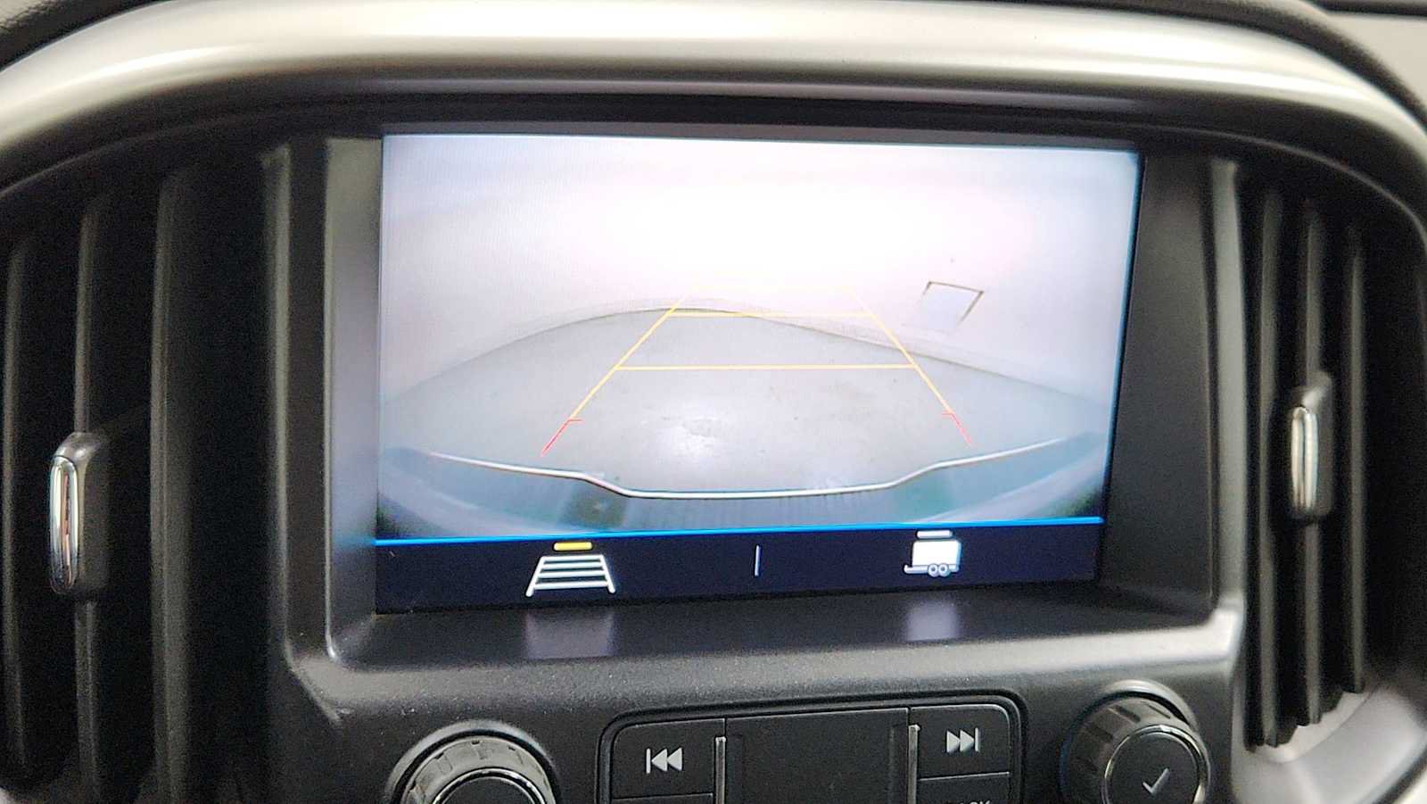 Used 2021 Chevrolet Colorado LT w/ Safety Package AWD/4WD image 19