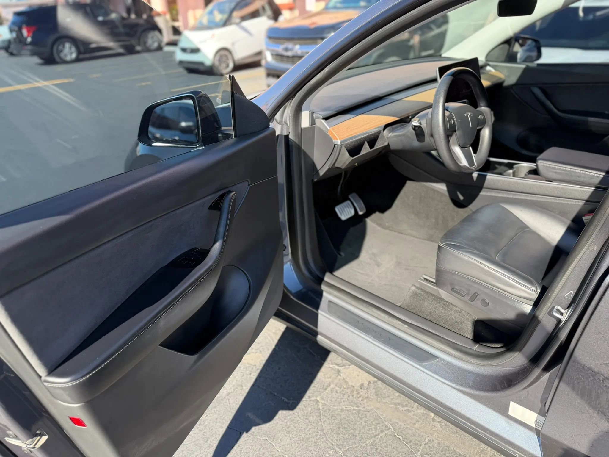 Used 2020 Tesla Model Y Performance image 11