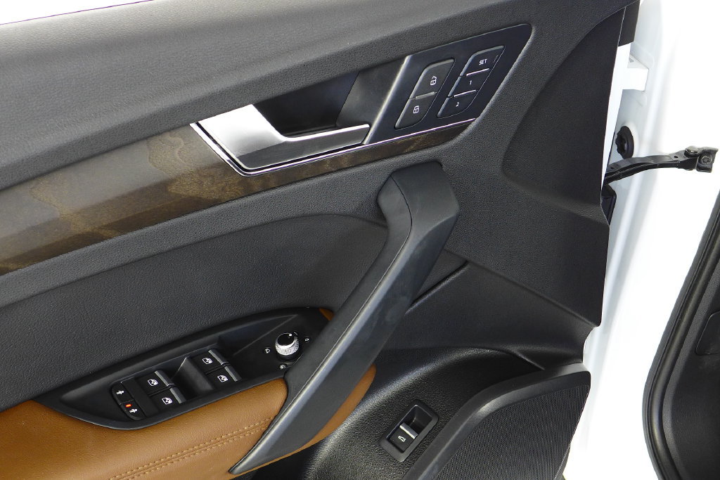 Used 2019 Audi Q5 2.0T Premium Plus w/ Premium Plus Package AWD/4WD image 12