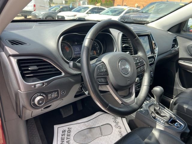 Used 2019 Jeep Cherokee Limited AWD/4WD image 7