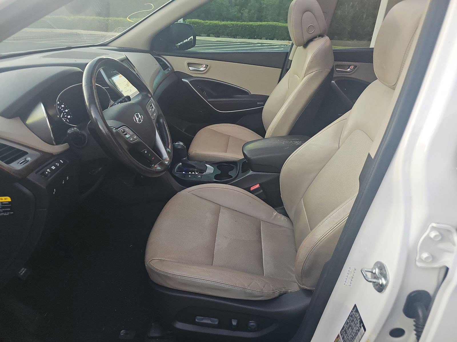 Used 2017 Hyundai Santa Fe SE image 8