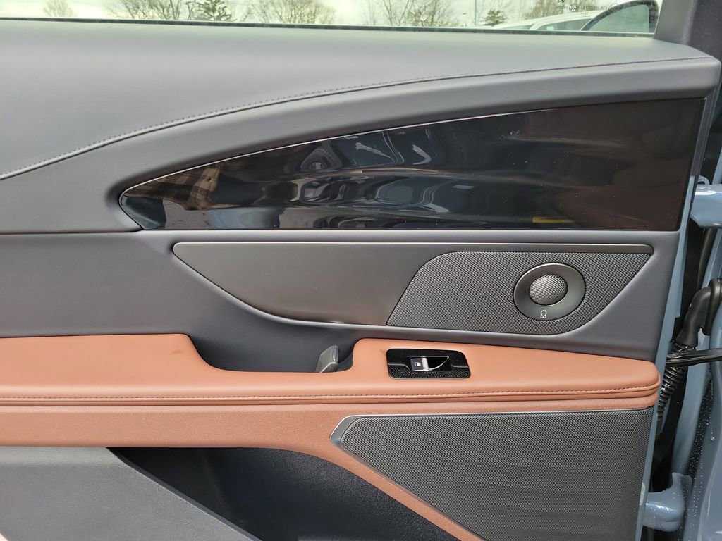 New 2026 Lincoln Nautilus Reserve w/ Jet Appearance Package image 15