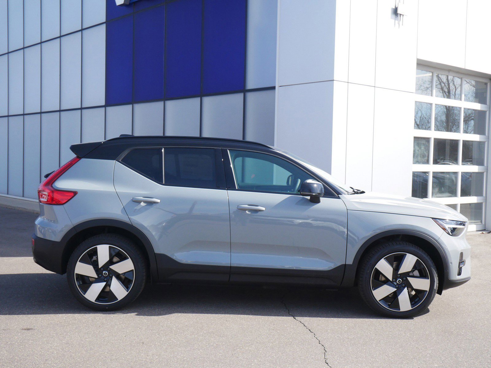 New 2026 Volvo EX40 Plus w/ Climate Package AWD/4WD image 2