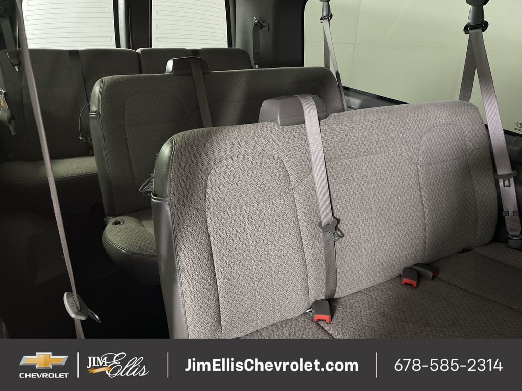 Used 2025 Chevrolet Express 3500 LS image 24