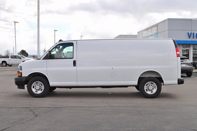 Used 2025 Chevrolet Express 2500 Extended w/ Driver Convenience Package image 6
