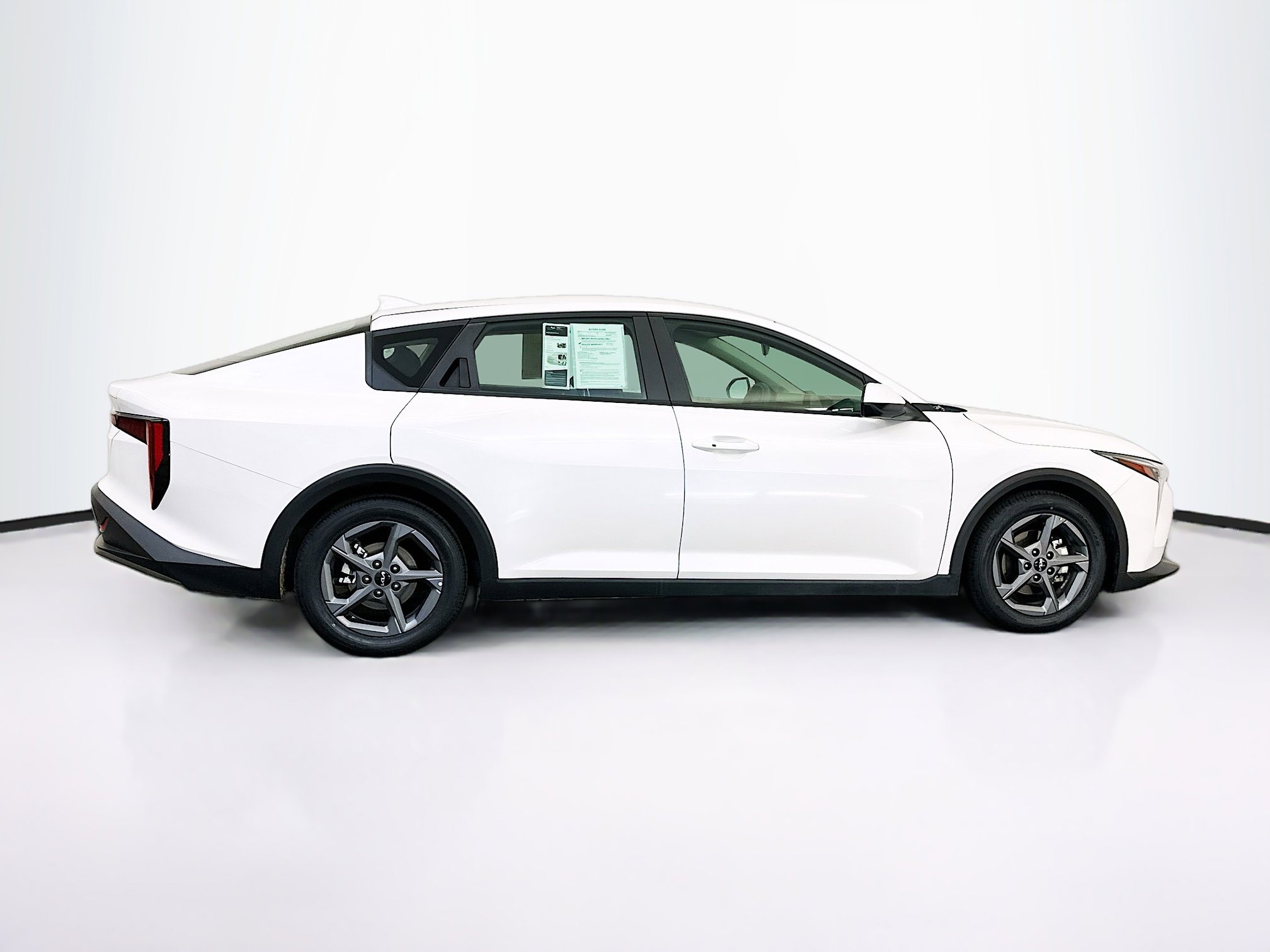 Used 2025 Kia K4 LXS image 10