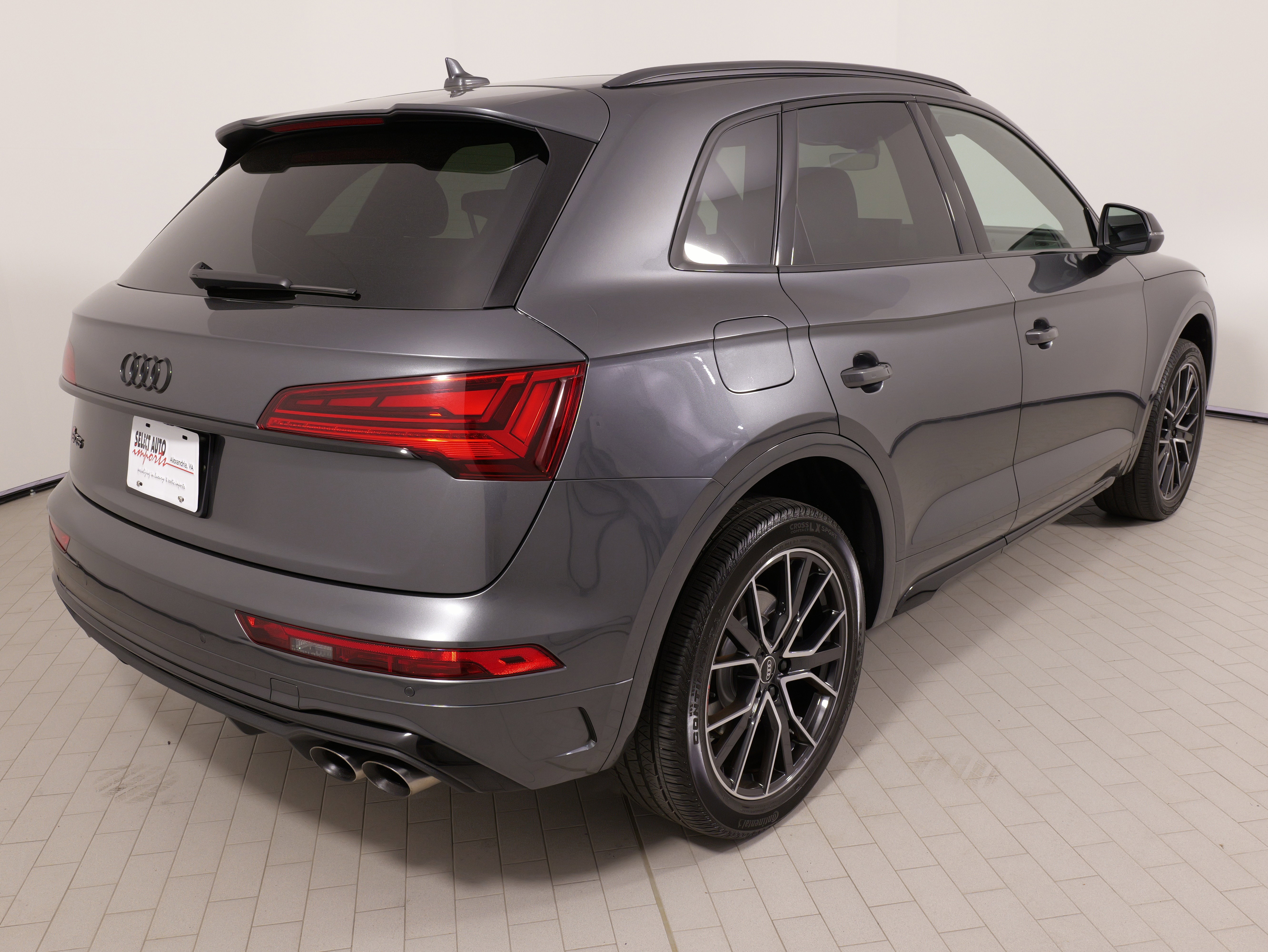 Used 2023 Audi SQ5 Premium Plus w/ Premium Plus Package image 12