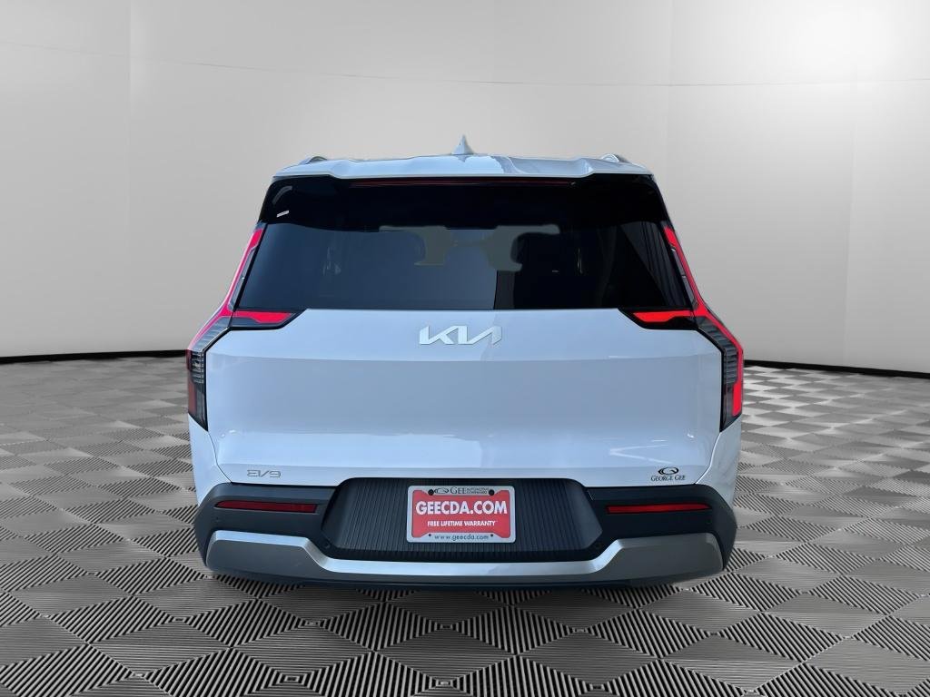 Certified 2026 Kia EV9 Wind AWD/4WD image 6