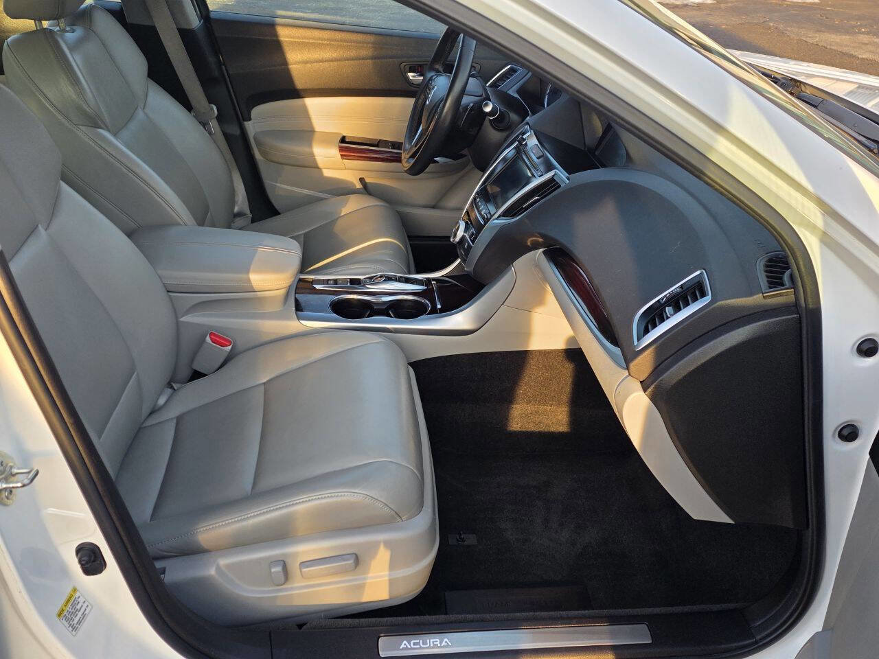 Used 2016 Acura TLX V6 image 10