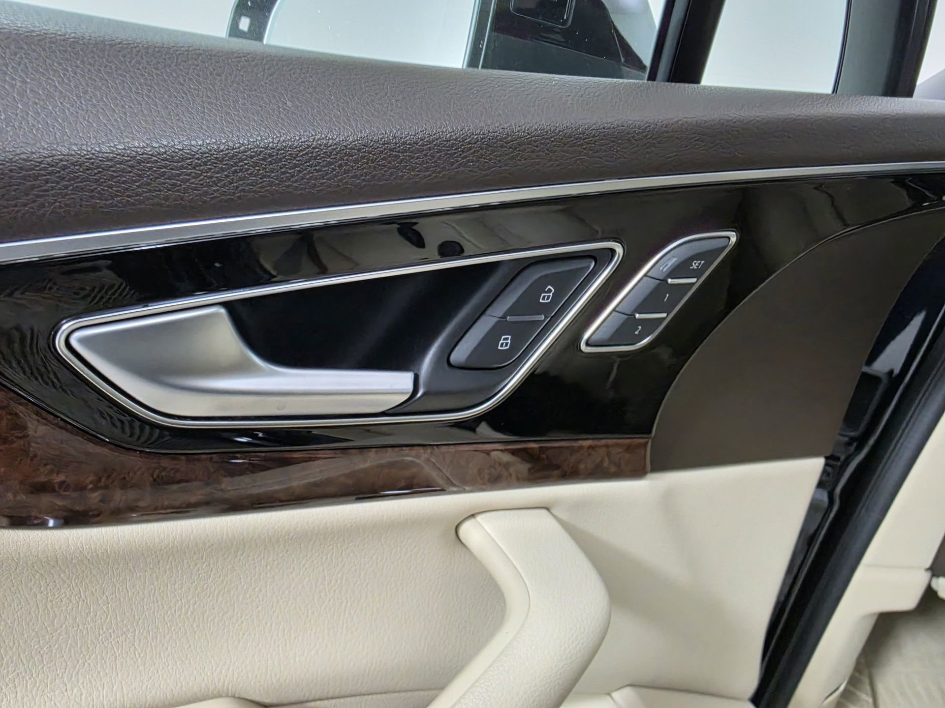 Used 2019 Audi Q7 3.0T Prestige w/ Prestige Package AWD/4WD image 19