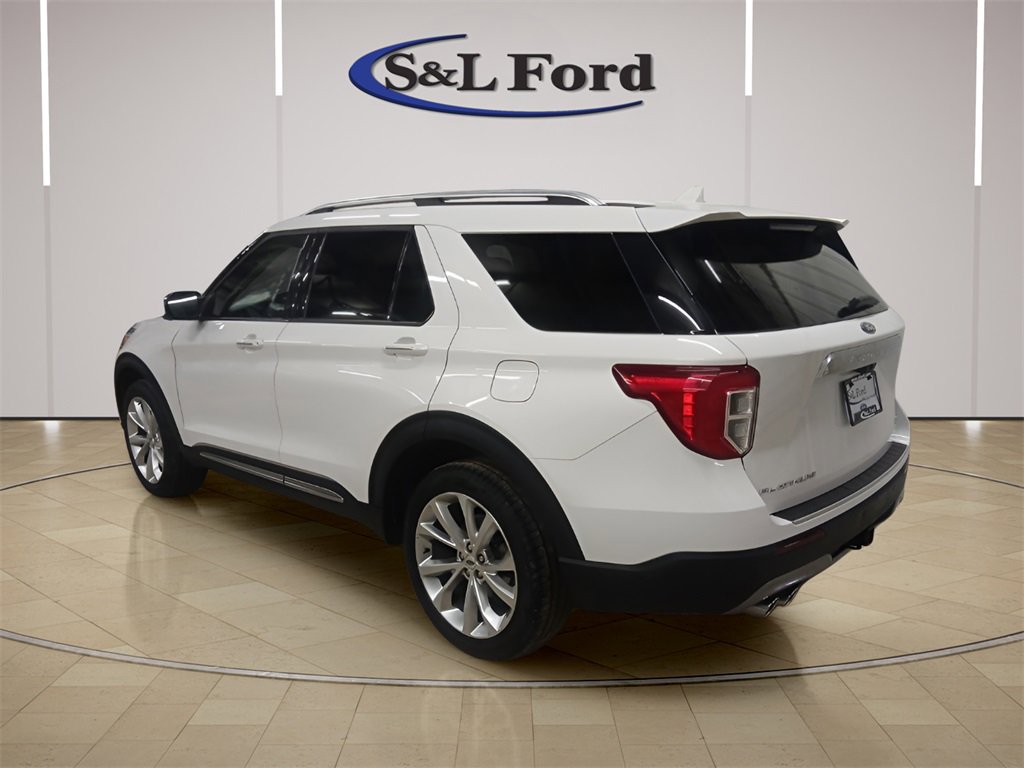 Used 2023 Ford Explorer Platinum w/ Technology Package image 4