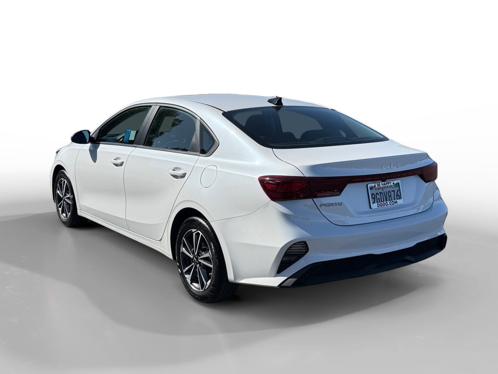 Used 2023 Kia Forte LXS w/ LXS Technology Package FWD image 3