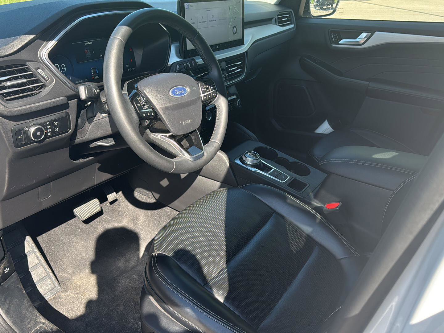Used 2024 Ford Escape Platinum AWD/4WD image 12
