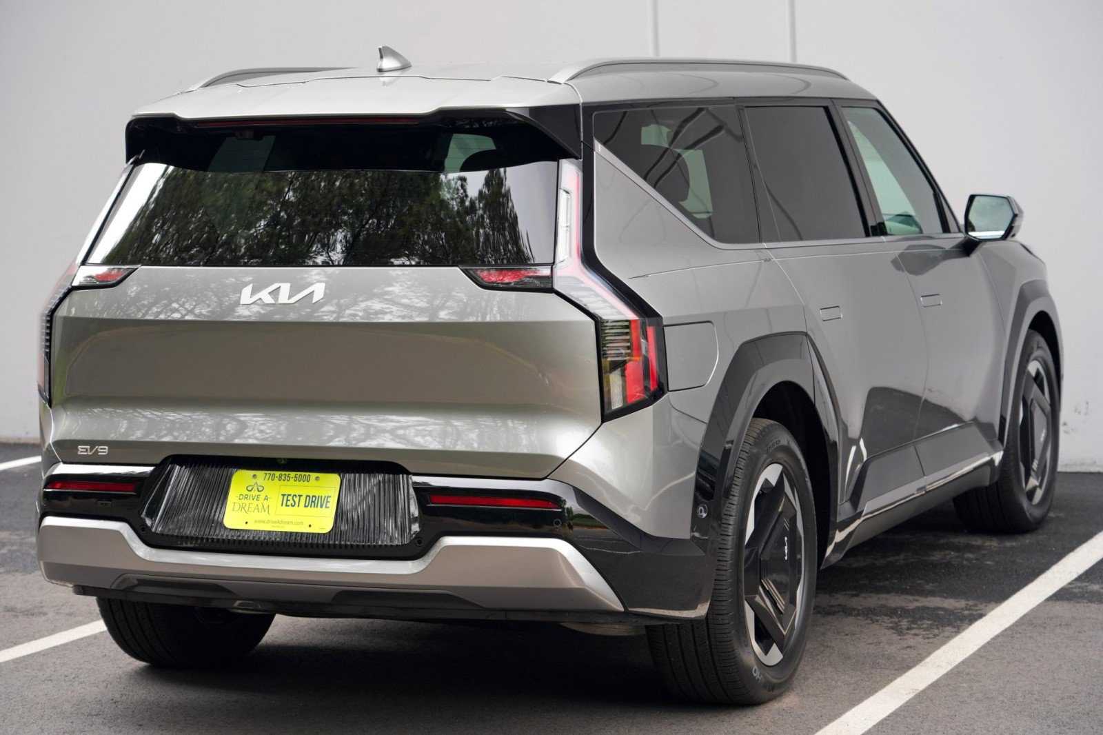 Used 2024 Kia EV9 Land AWD/4WD image 55