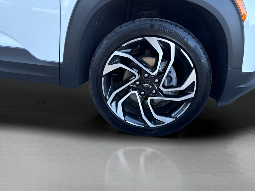 Used 2024 Chevrolet TrailBlazer RS AWD/4WD image 2